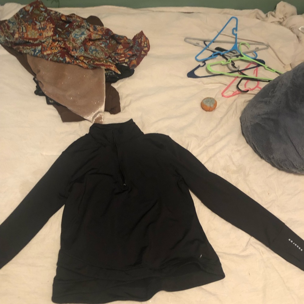 Really cute layer8 top